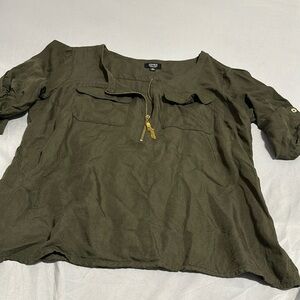 Jones New York Lightweight Olive Quarter Zip Blouse